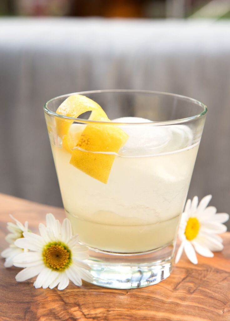 lavender-honey-bees-knees-cocktail